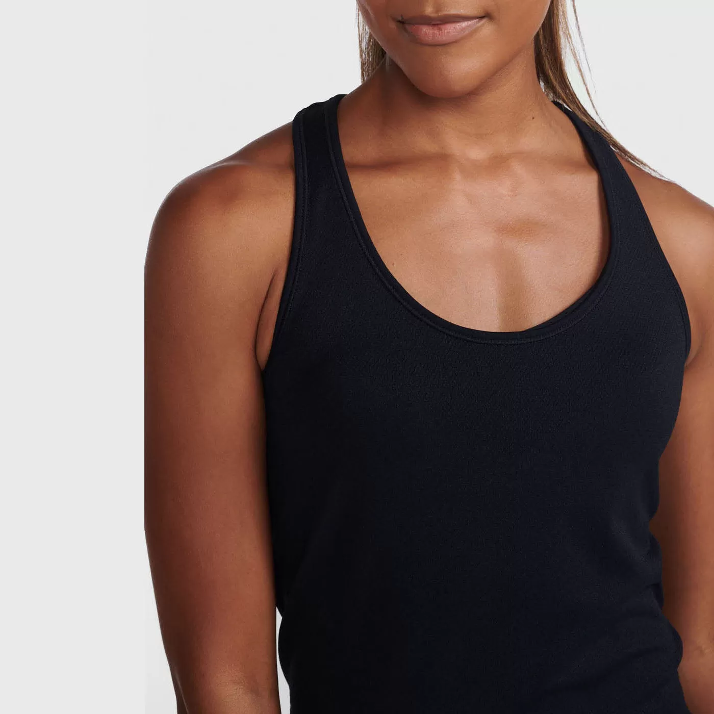 2XU - Motion Tech Singlet - Black/Harbor Mist