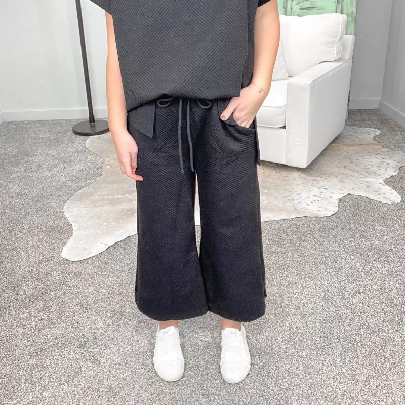 Black Textured Cropped Wide Leg Pants