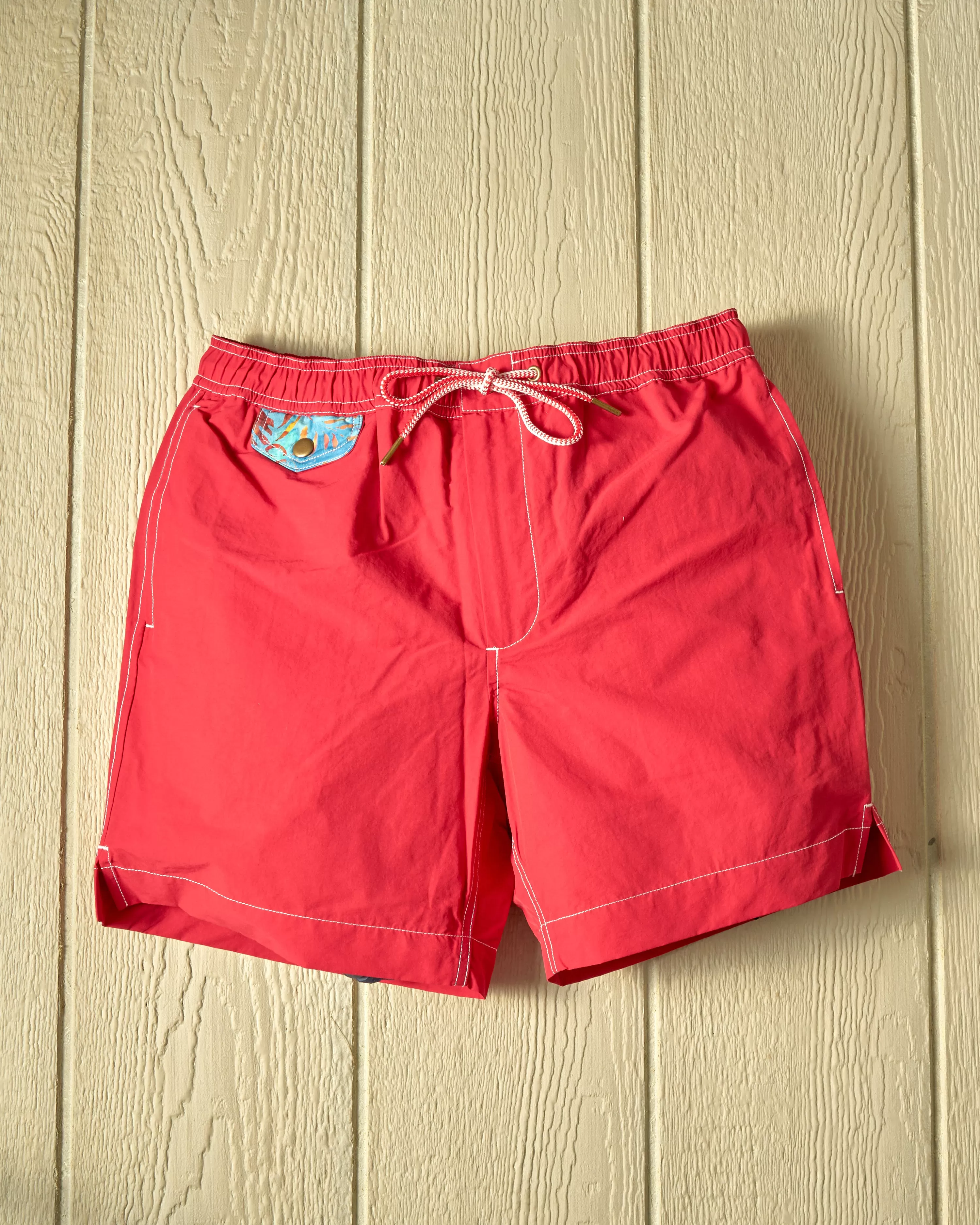 Cove Lined Trunk in Red