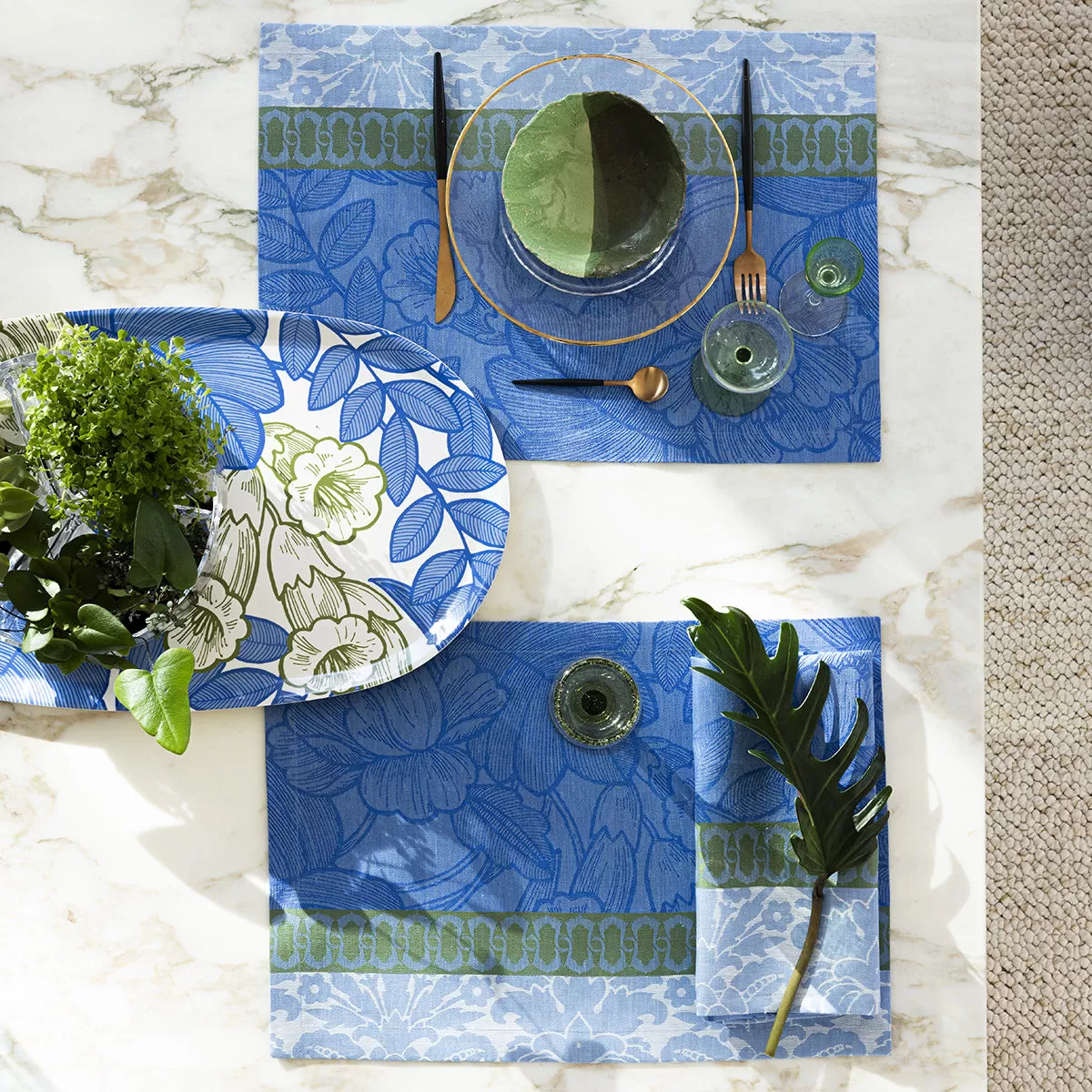 'Escapade Tropicale' Table Linen