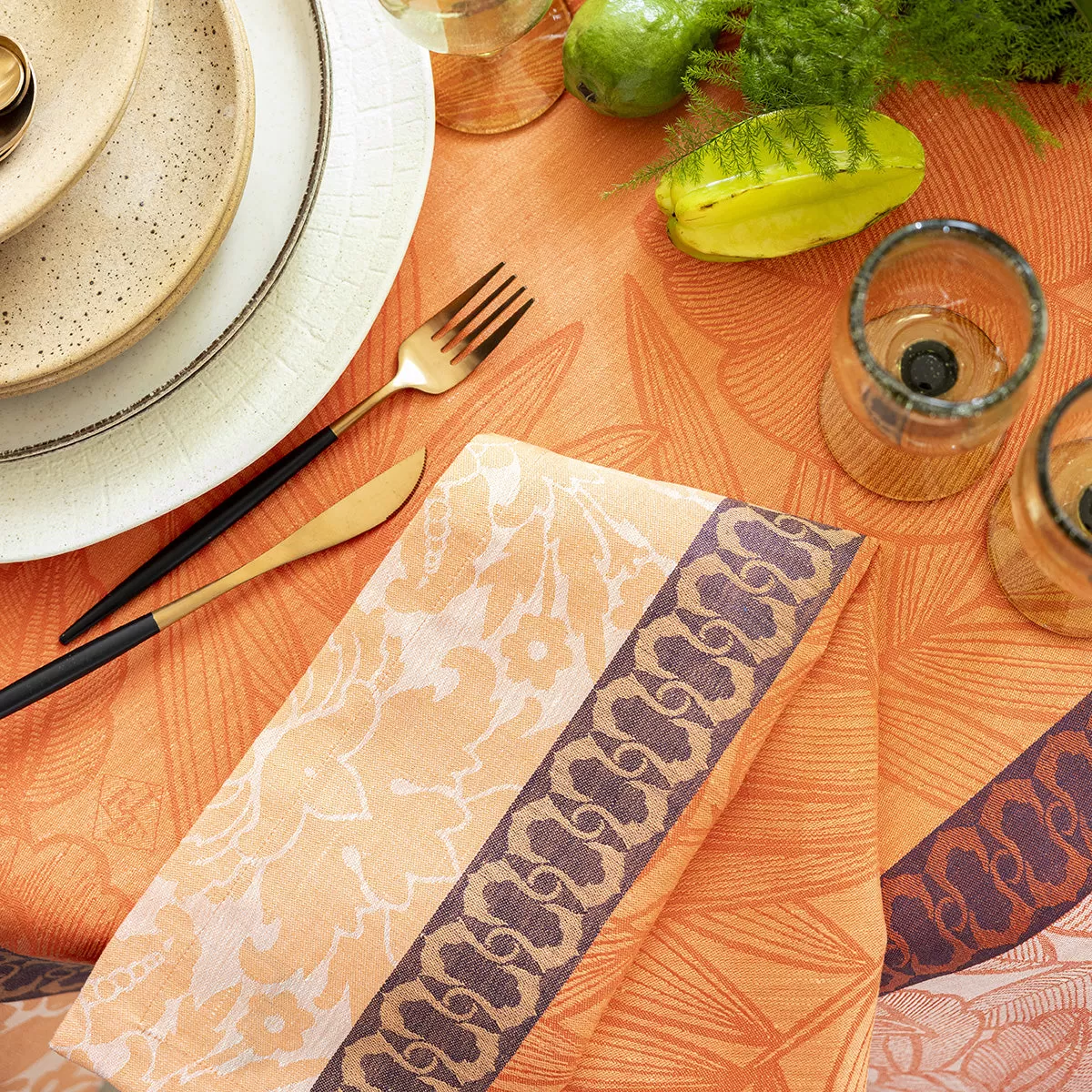 'Escapade Tropicale' Table Linen