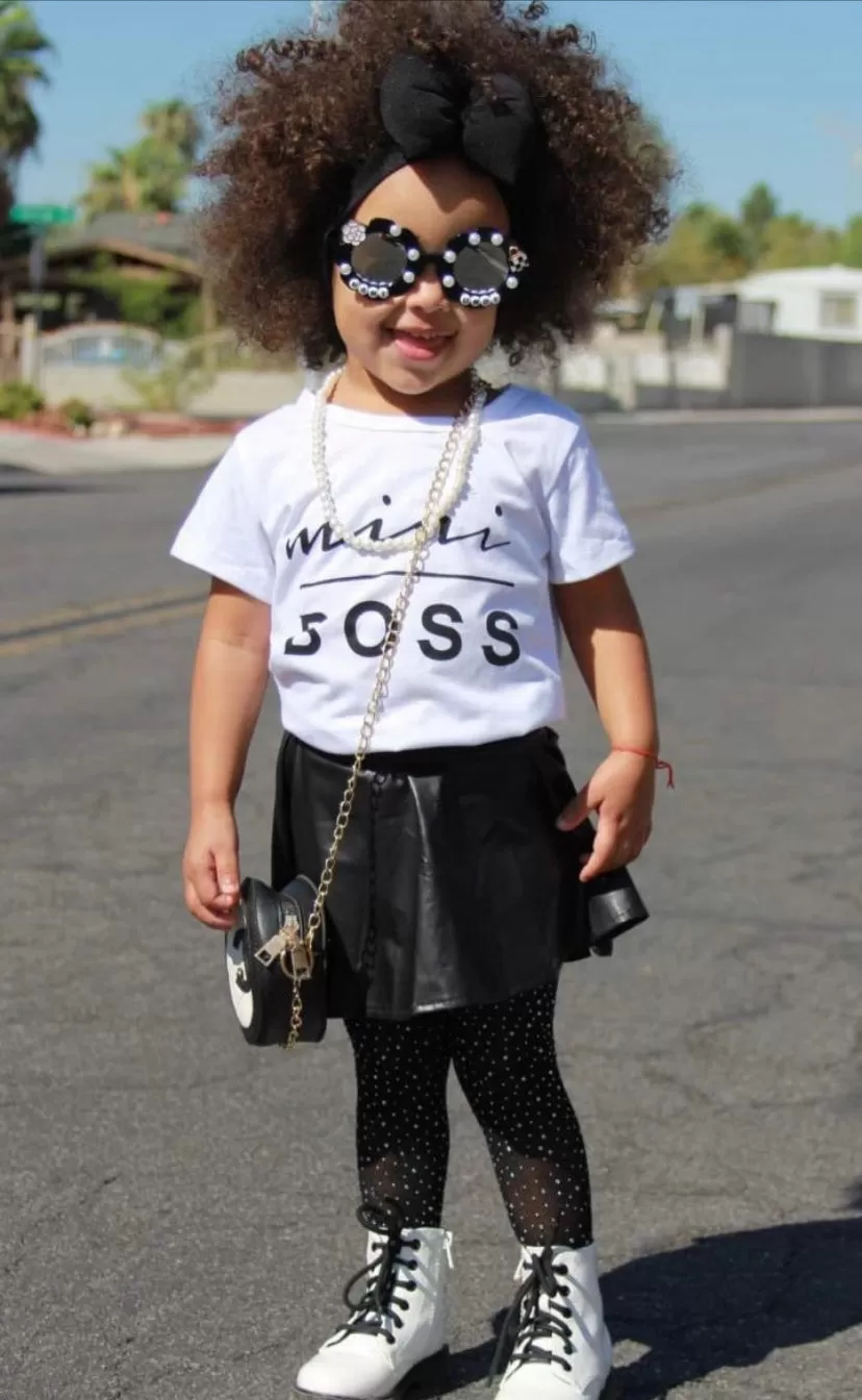 GIRLS SHORT SLEEVE "MINI BOSS" TWO-PIECE CLOTHING SET