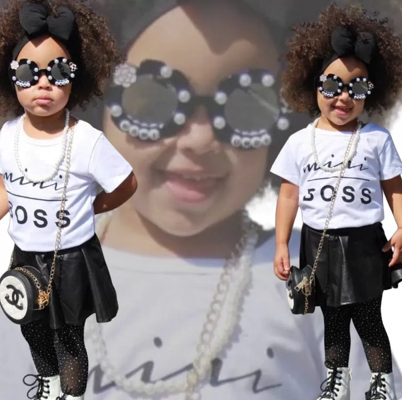 GIRLS SHORT SLEEVE "MINI BOSS" TWO-PIECE CLOTHING SET