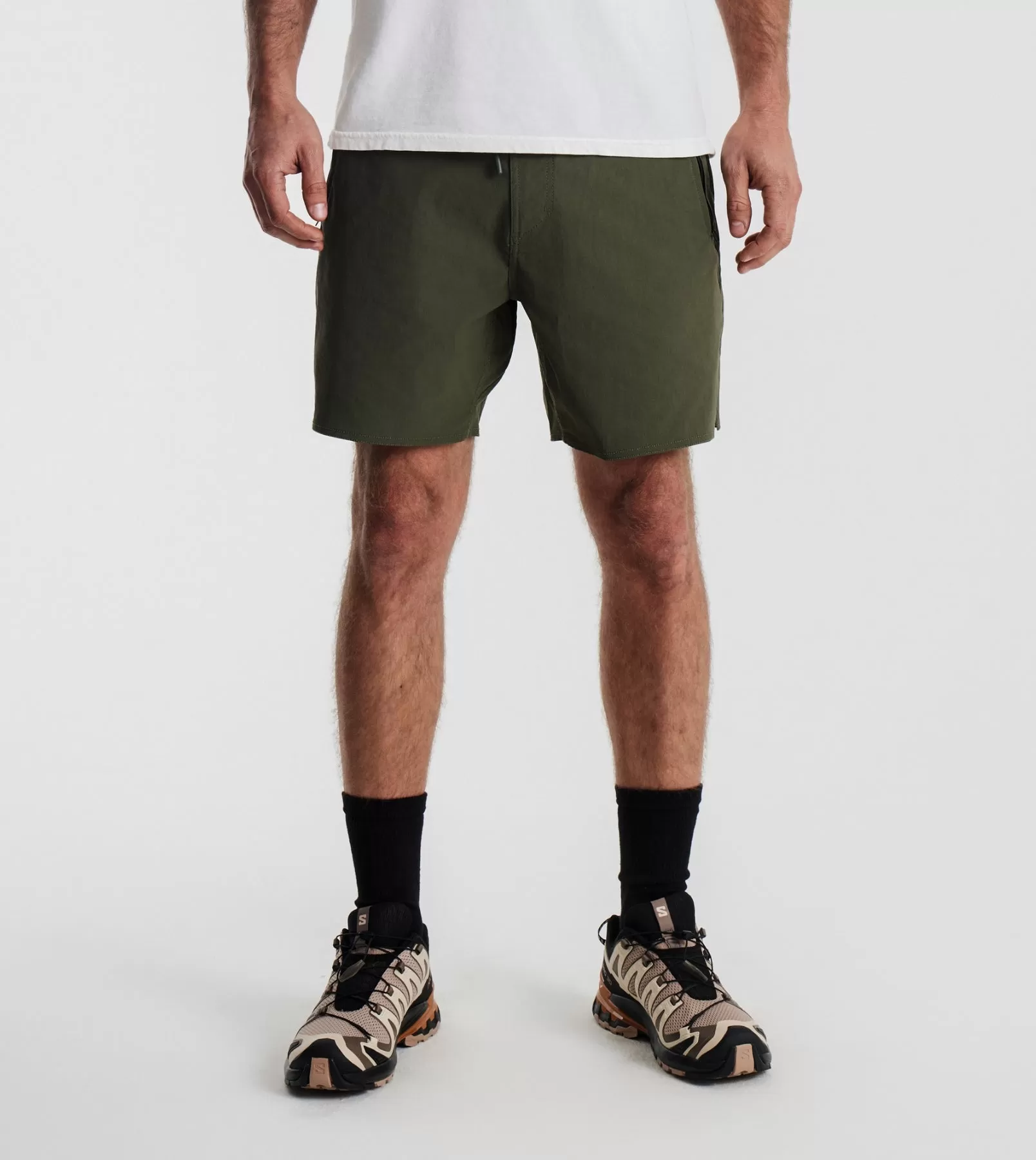 Layover Trail Shorts 17"