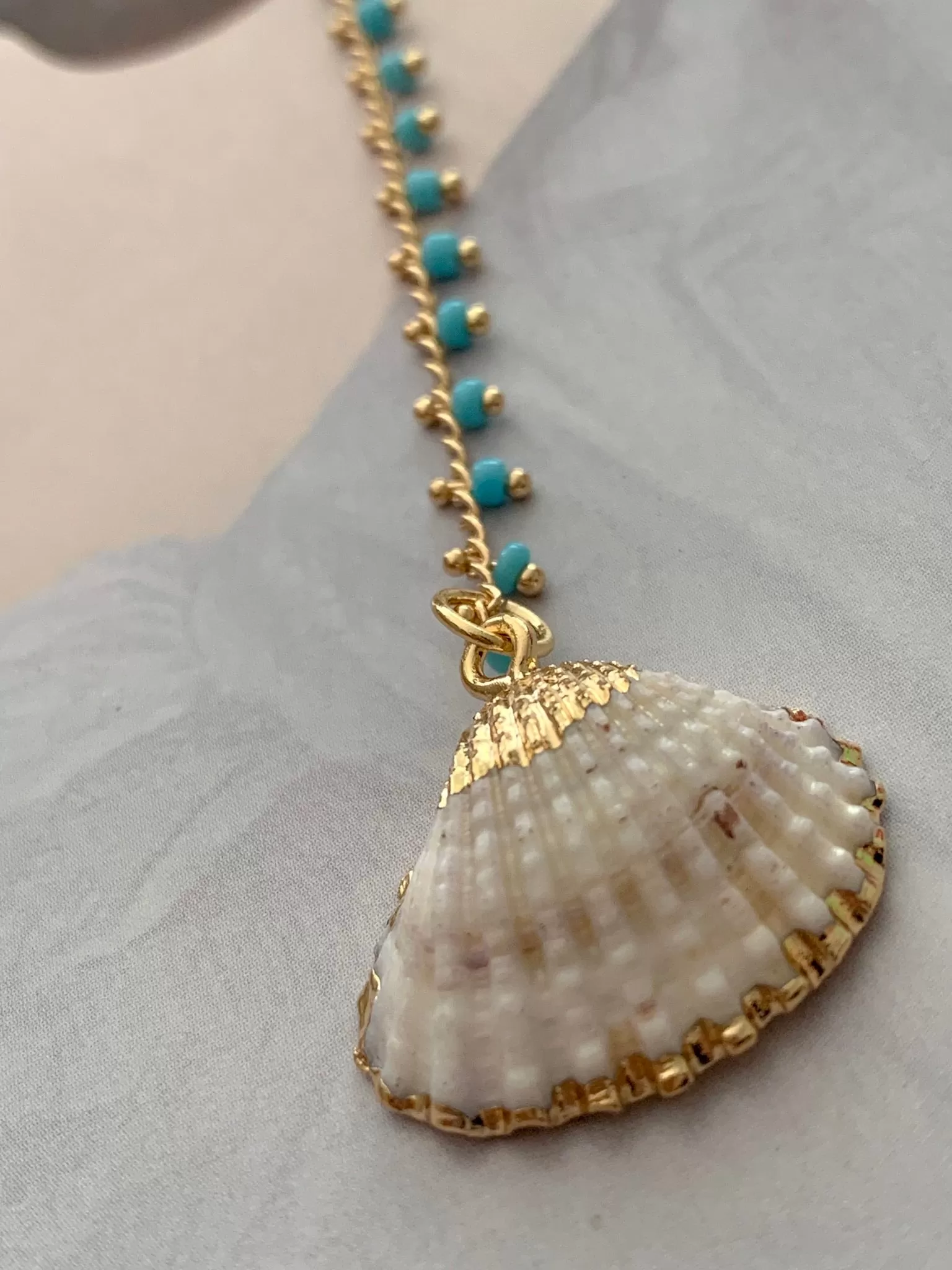 MiniBeads   Pendant Seashell Necklace