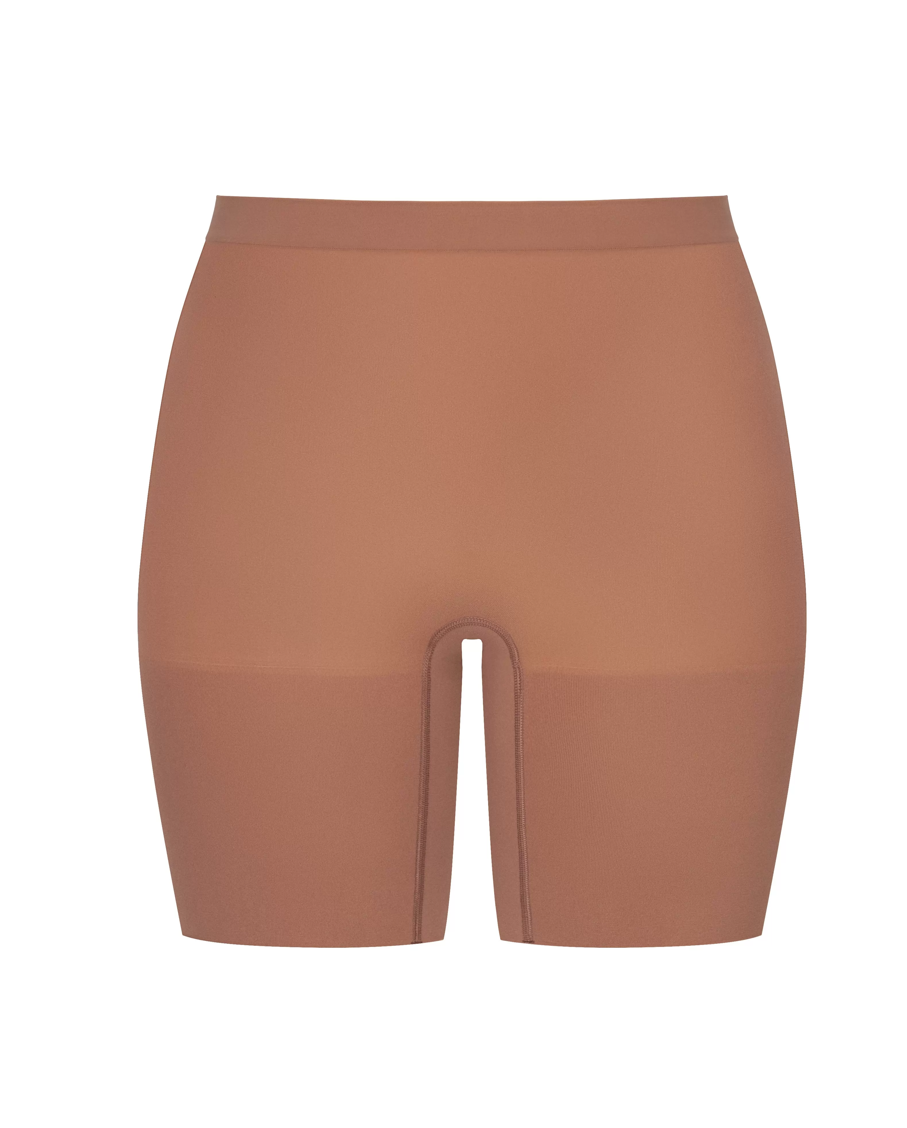 SPANXsculpt™ Seamless Power Mid-Thigh Short