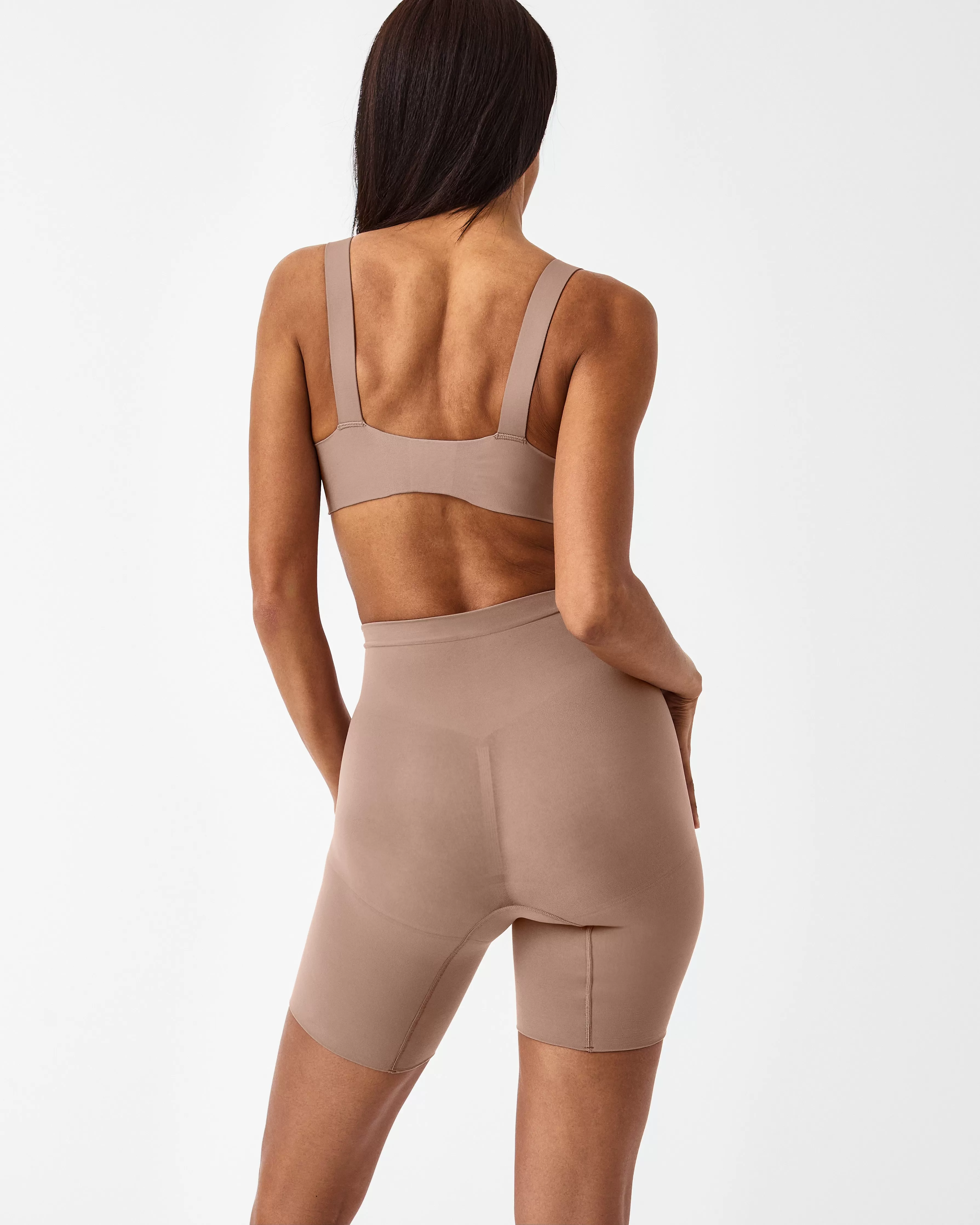 SPANXsculpt™ Seamless Power Mid-Thigh Short