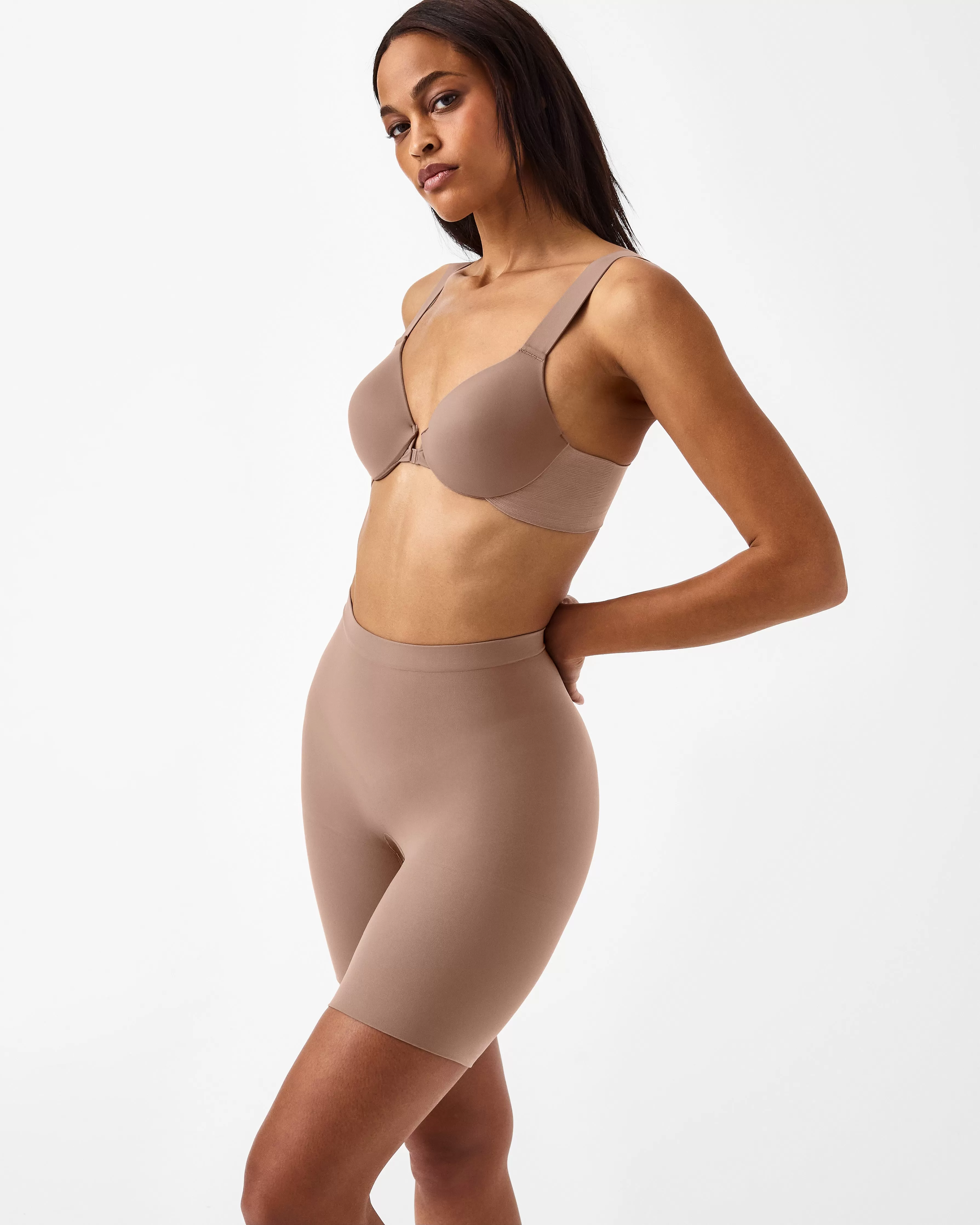 SPANXsculpt™ Seamless Power Mid-Thigh Short